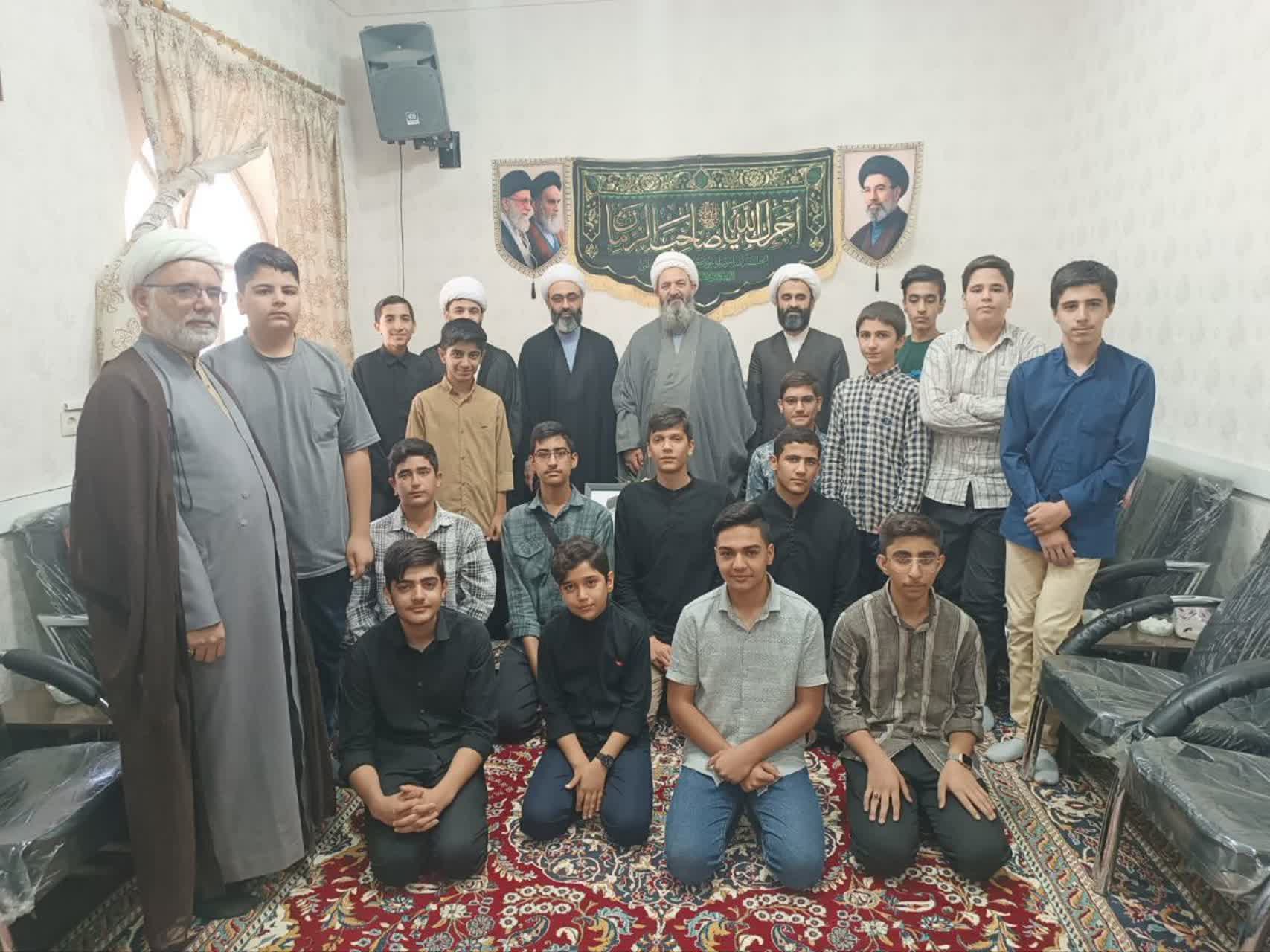 دیدار طلاب و اساتید حوزه علمیه علامه مجتبی قزوی...