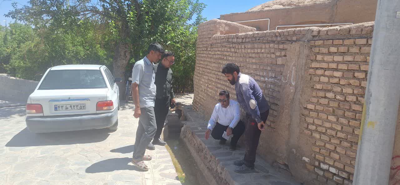 بازدید بخشدار مرکزی از باغ روستای کرند بخشدار