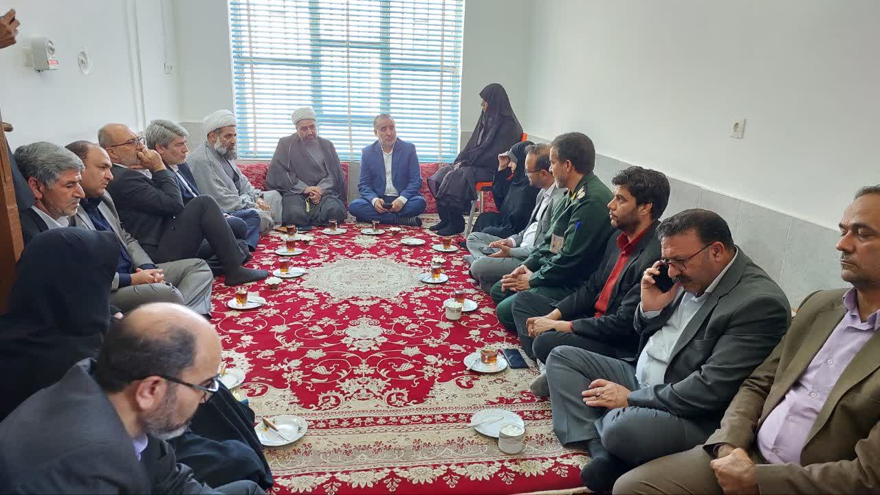  دلجویی از خانواده گرانقدر شهید محمدرضا باباسلطانی در سرایان 