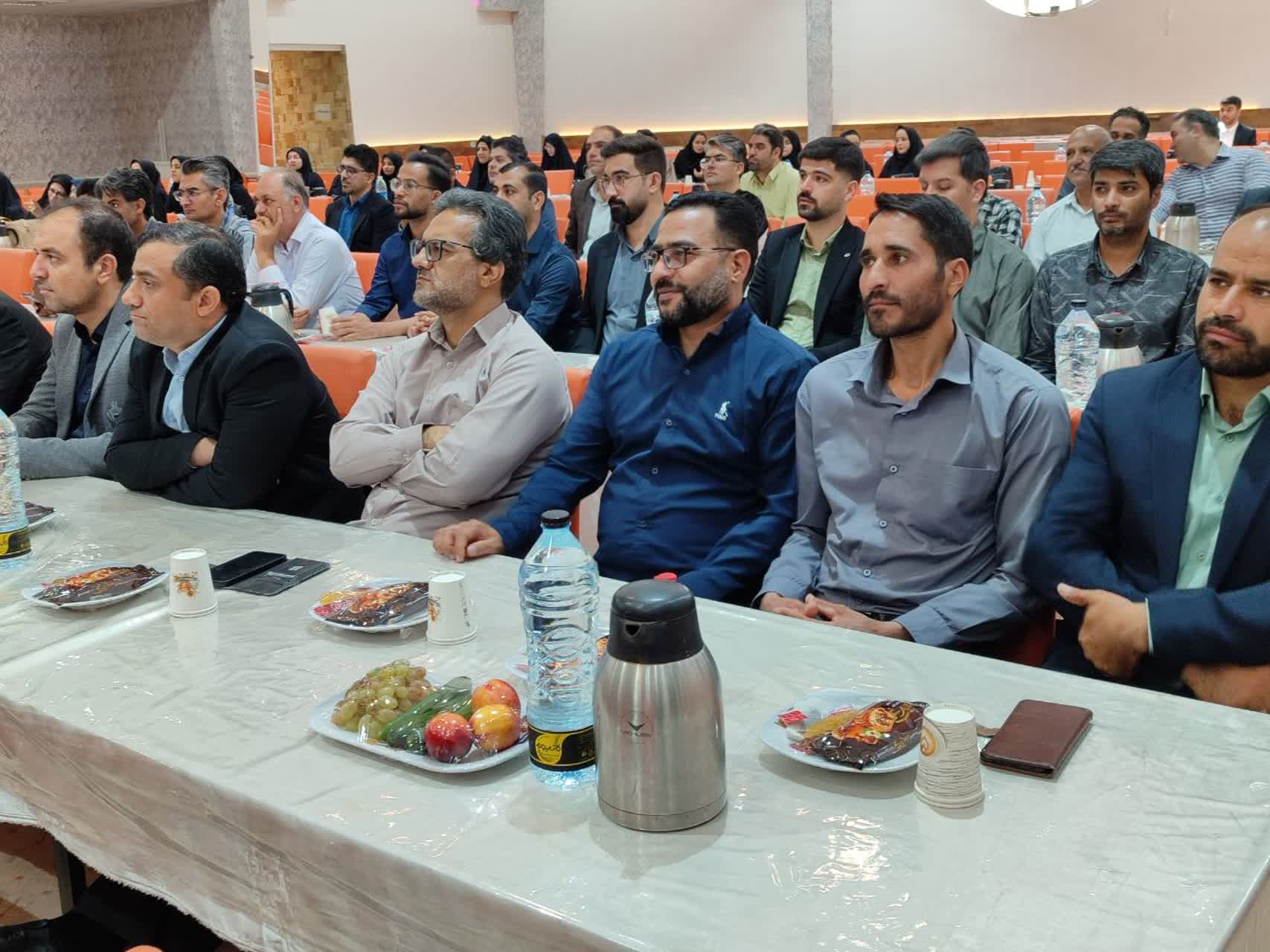میزبانی شبکه بهداشت و درمان بشرویه از مسئولان و بهورزان خراسان جنوبی