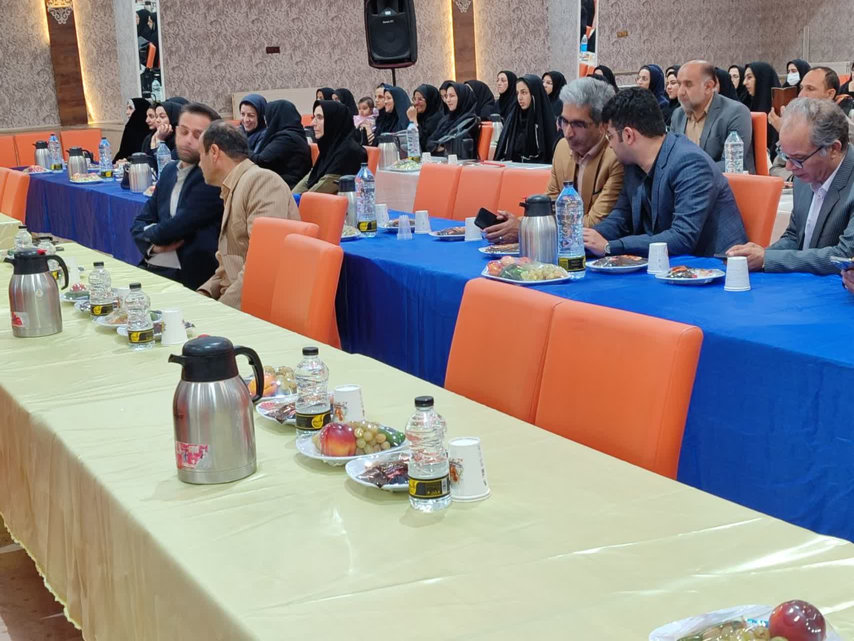 میزبانی شبکه بهداشت و درمان بشرویه از مسئولان و بهورزان خراسان جنوبی
