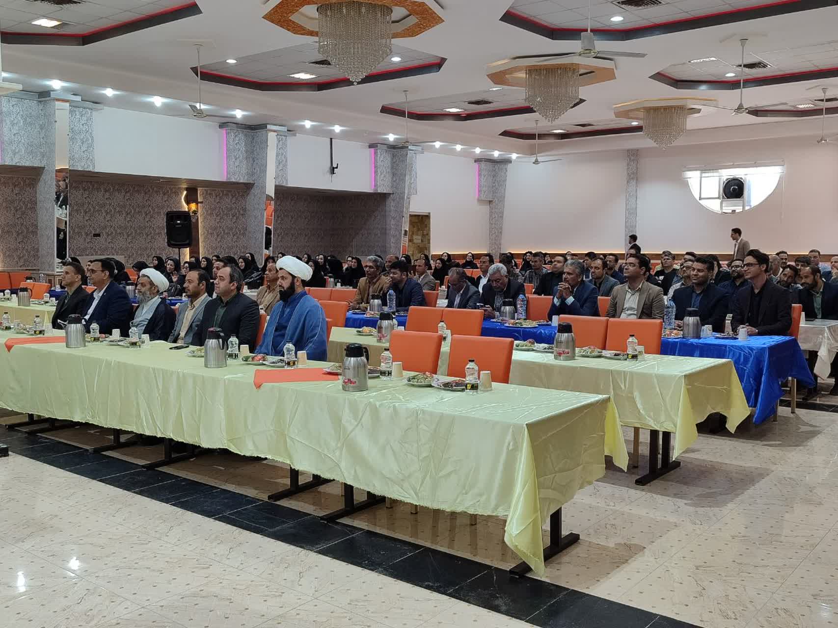 میزبانی شبکه بهداشت و درمان بشرویه از مسئولان و بهورزان خراسان جنوبی