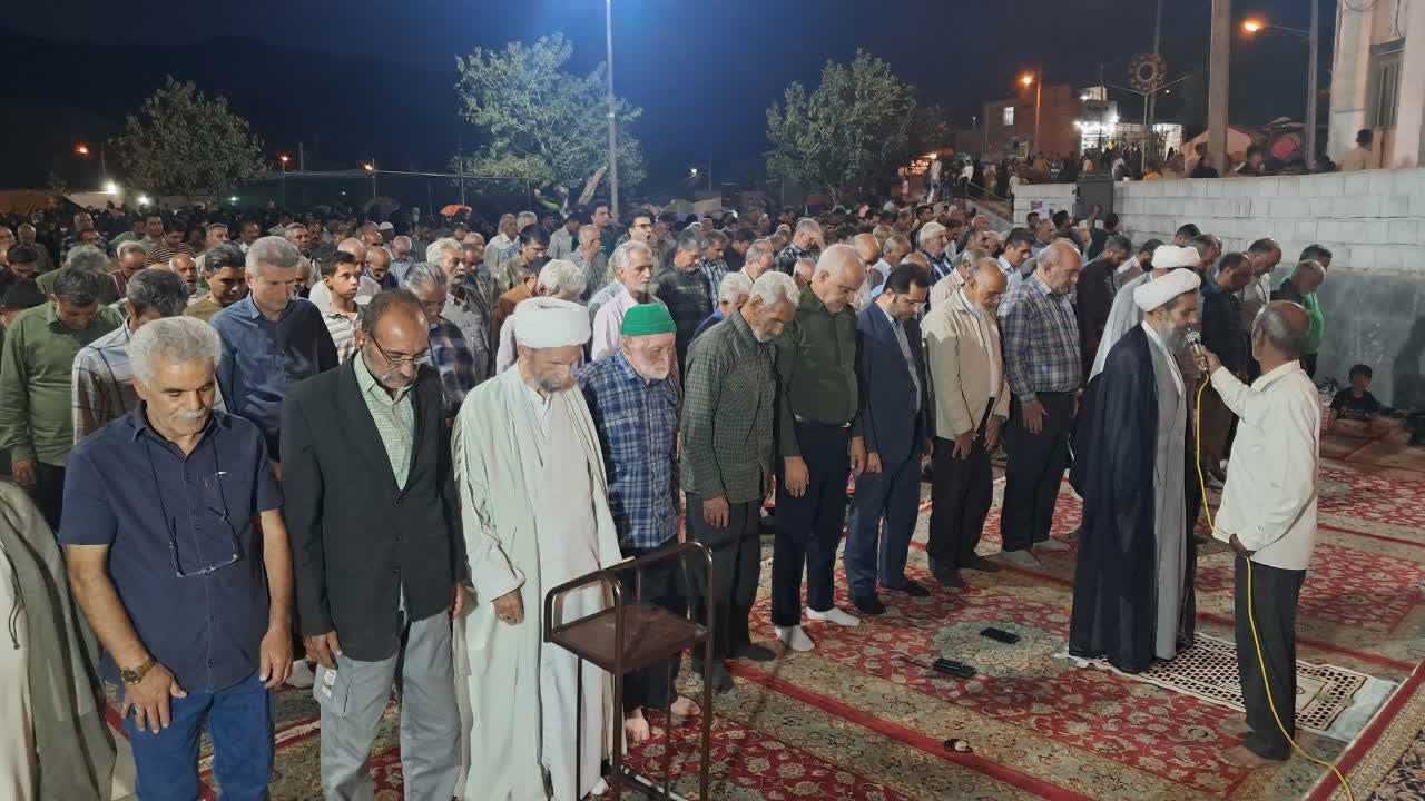 حضور امام جمعه و فرماندار بشرویه در امامزاده دیهوک
