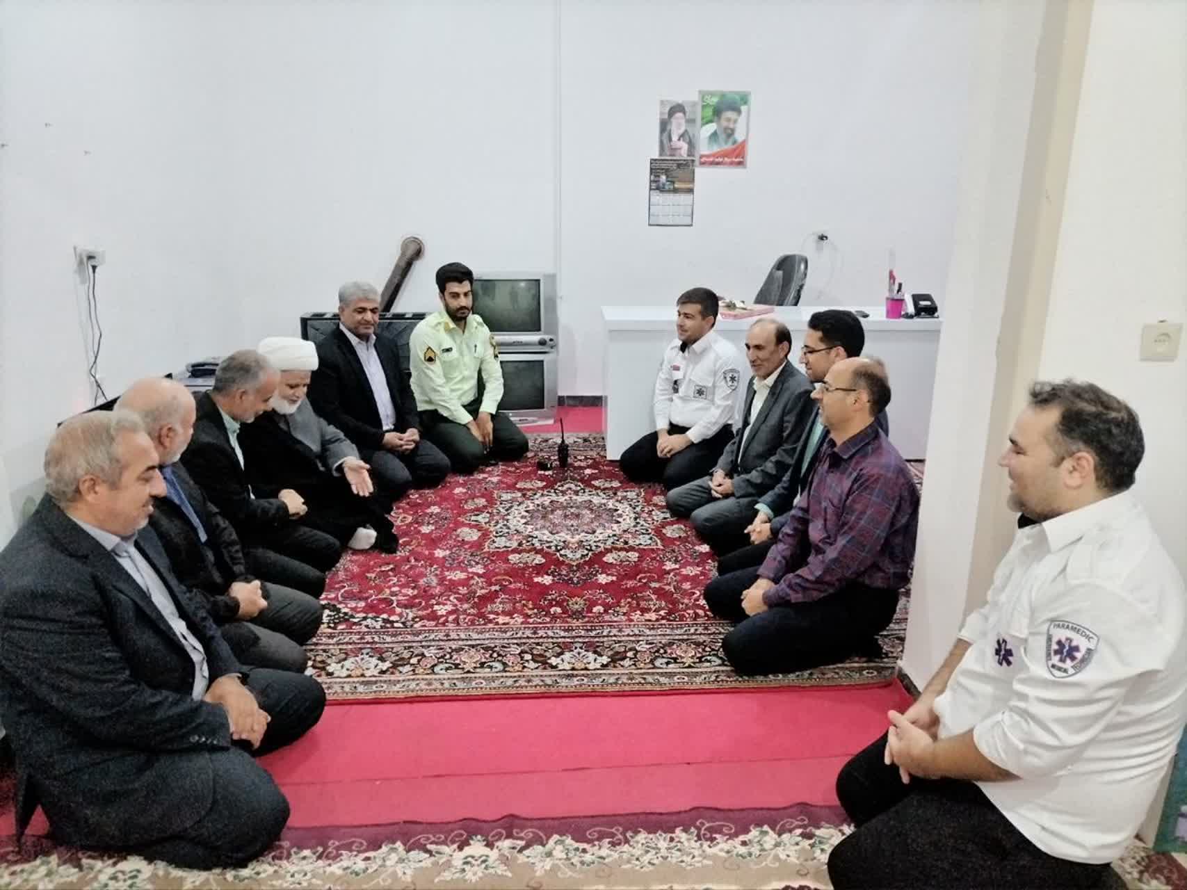 بازدید مسئولان و معتمدین روستای رقه از پایگاه اورژانس ۱۱۵