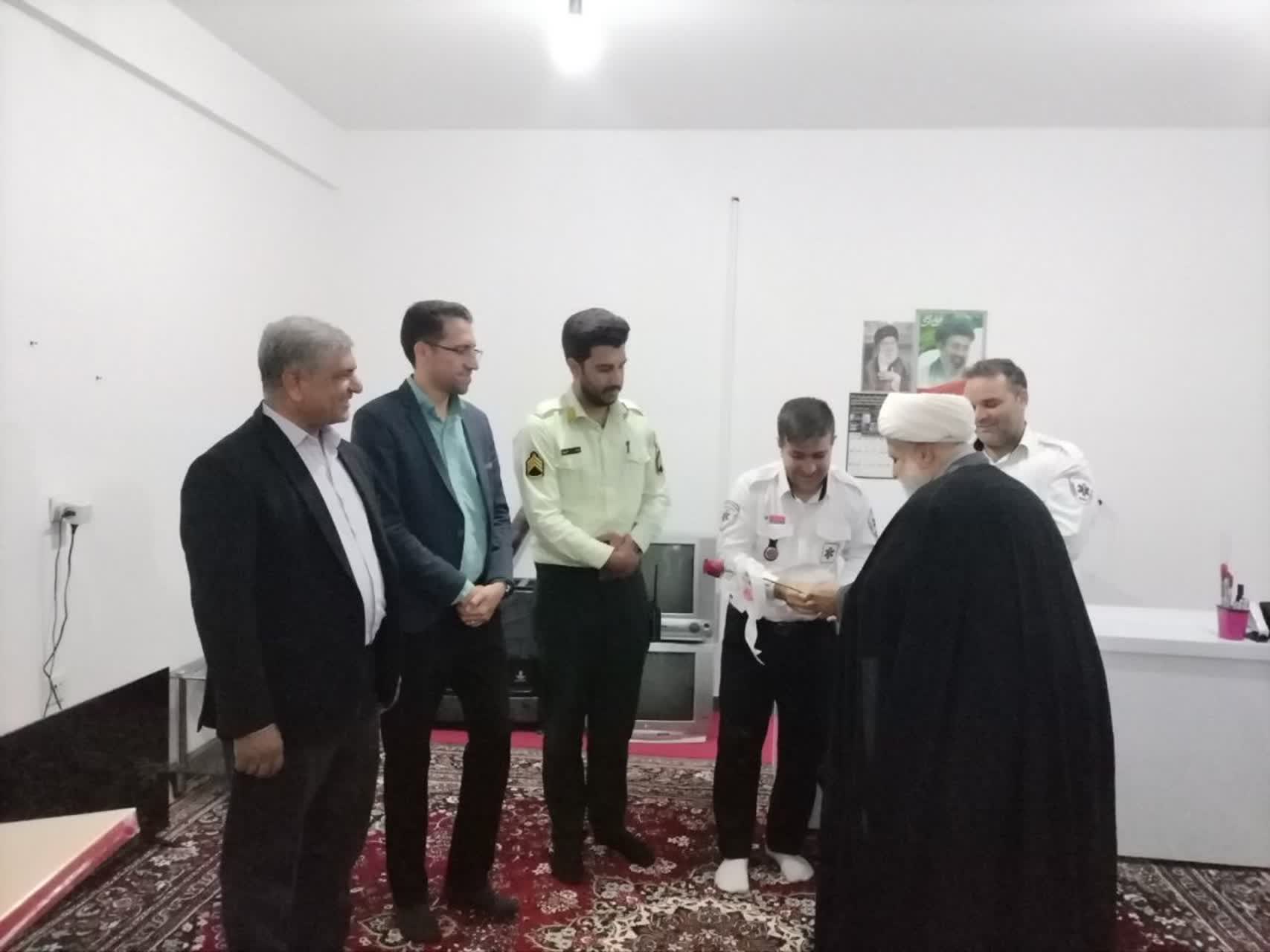 بازدید مسئولان و معتمدین روستای رقه از پایگاه اورژانس ۱۱۵
