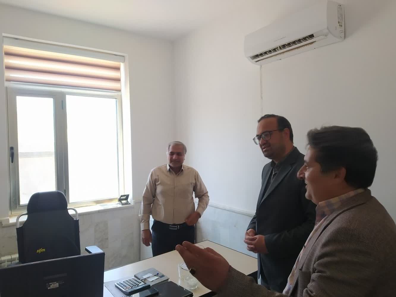 بازدید فرماندار سرایان از شهرداری سه‌قلعه و تقدیر از خدمات کارکنان