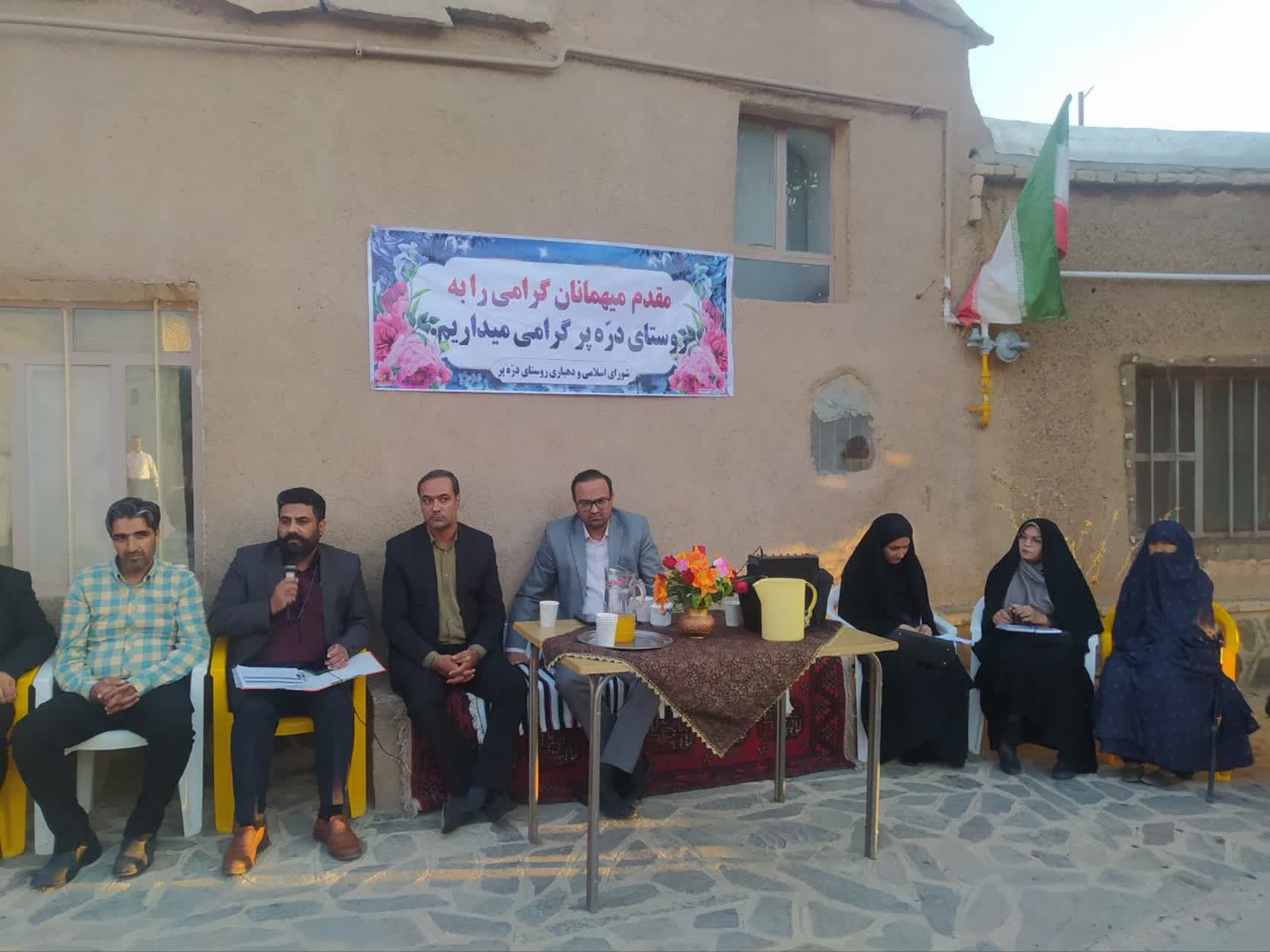 بازدید میدانی فرماندار و مسئولان سرایان از روستای دره پر و بررسی مشکلات