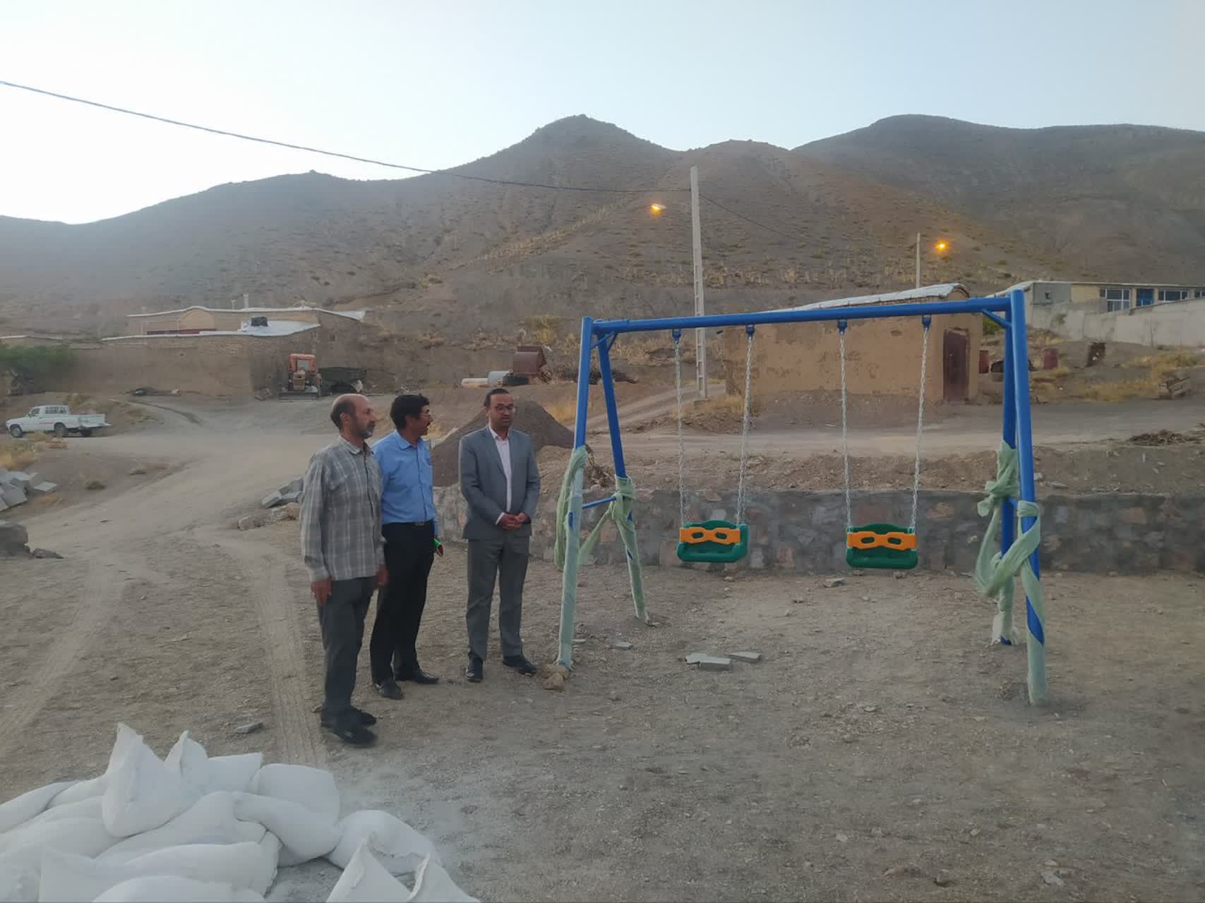 بازدید میدانی فرماندار و مسئولان سرایان از روستای دره پر و بررسی مشکلات