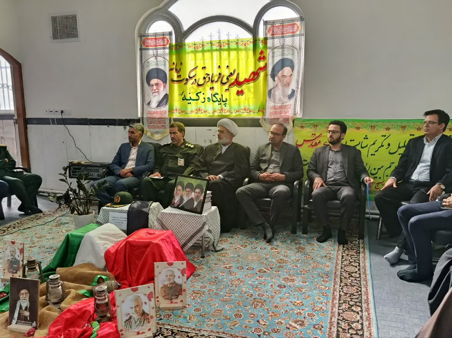 دیدار فرماندار و مسئولان سرایان با امام جمعه در آغاز هفته دفاع مقدس