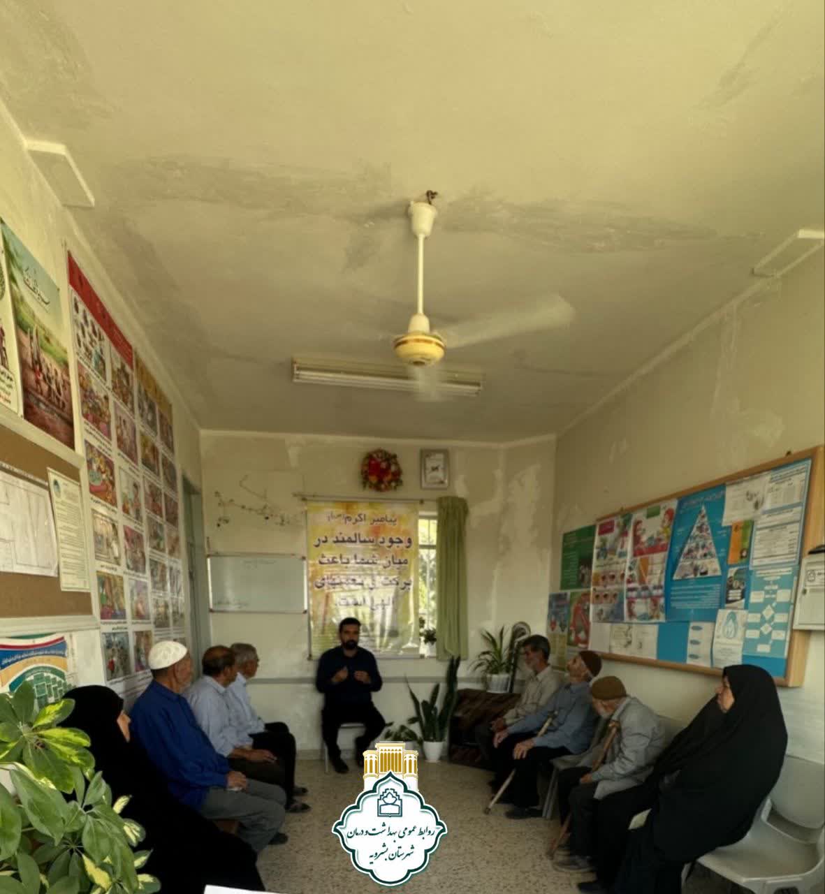 ارائه خدمات آزمایشگاهی به سالمندان روستای خانیکی مجد در بشرویه