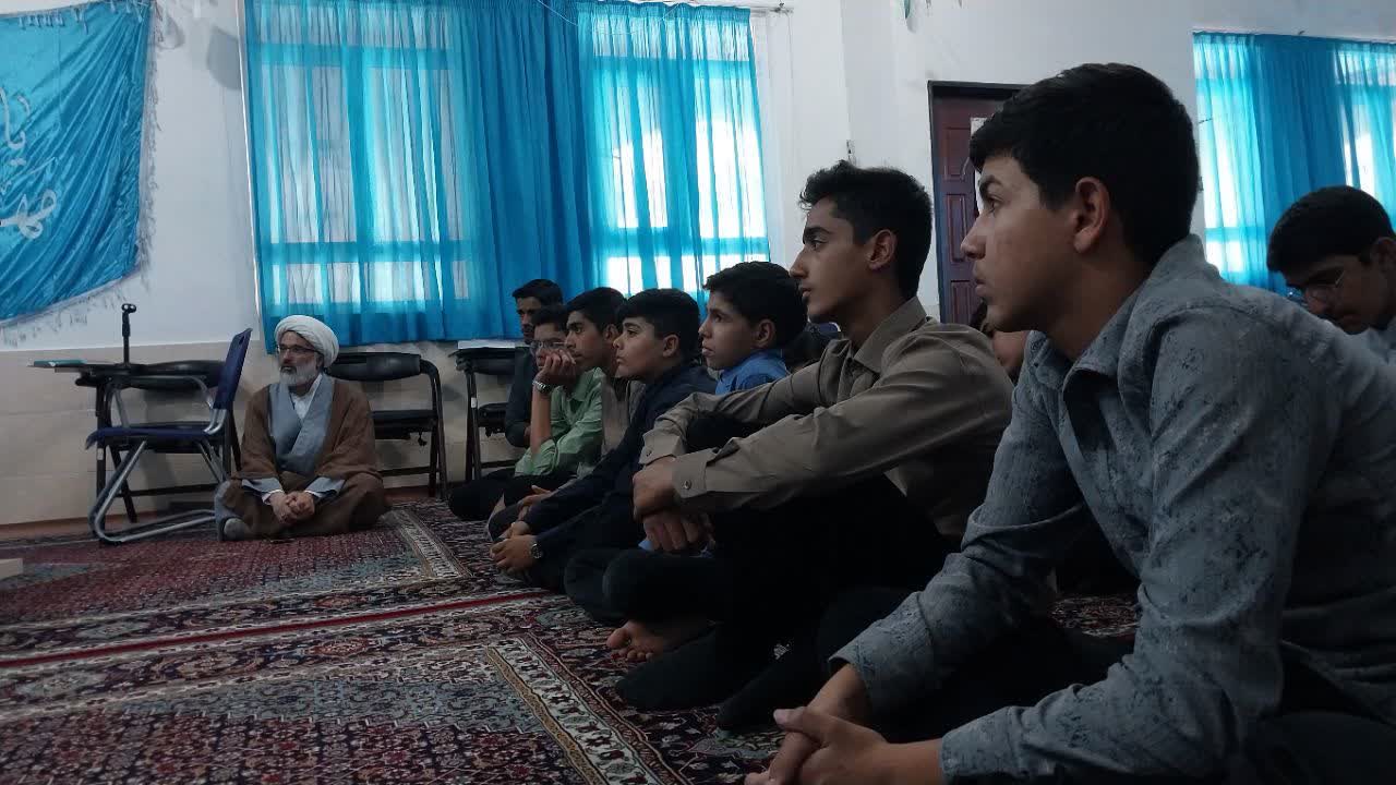 امام جمعه بشرویه: رسالت طلاب ادامه راه انبیا در حراست از مرزهای فکری و عقیدتی است