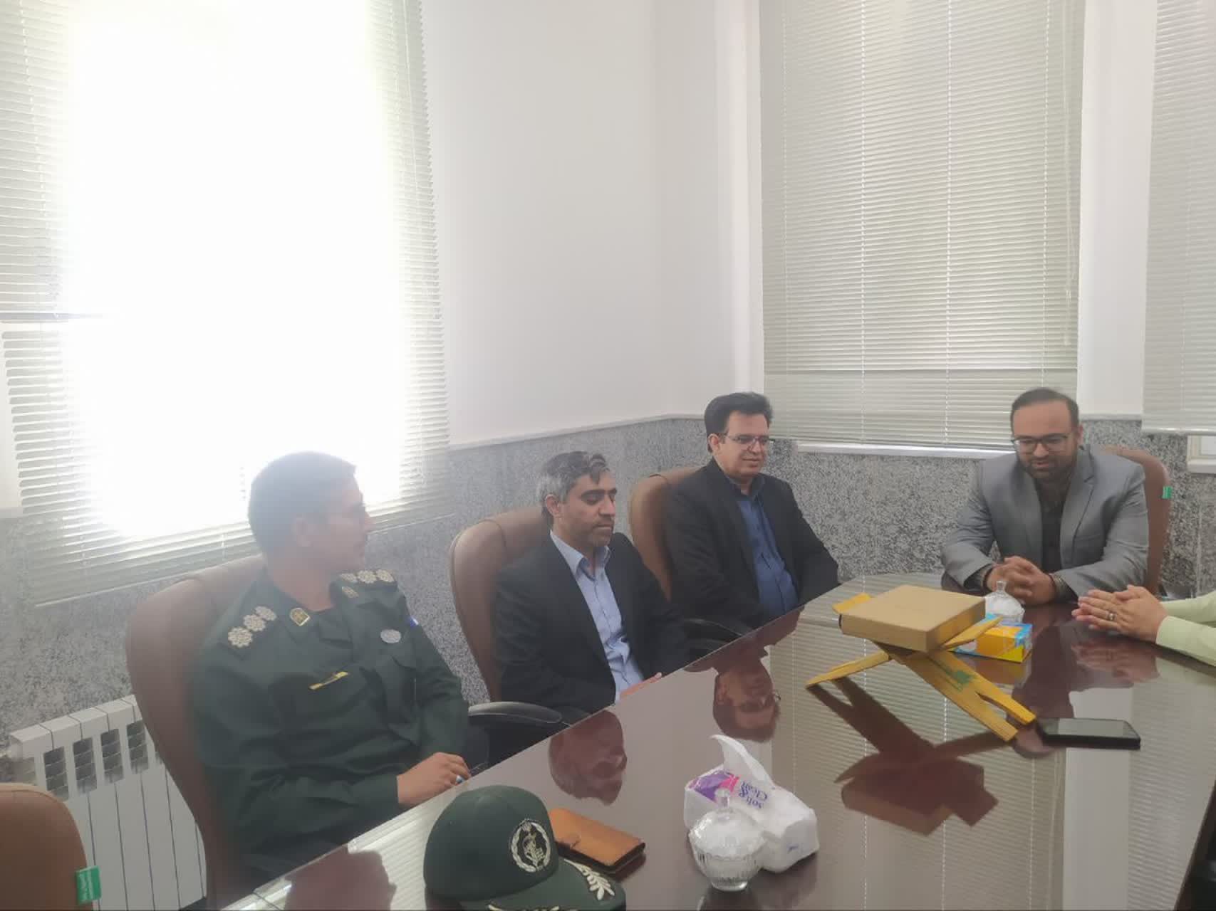 دیدار فرماندار سرایان با فرمانده انتظامی شهرستان به مناسبت هفته نیروی انتظامی