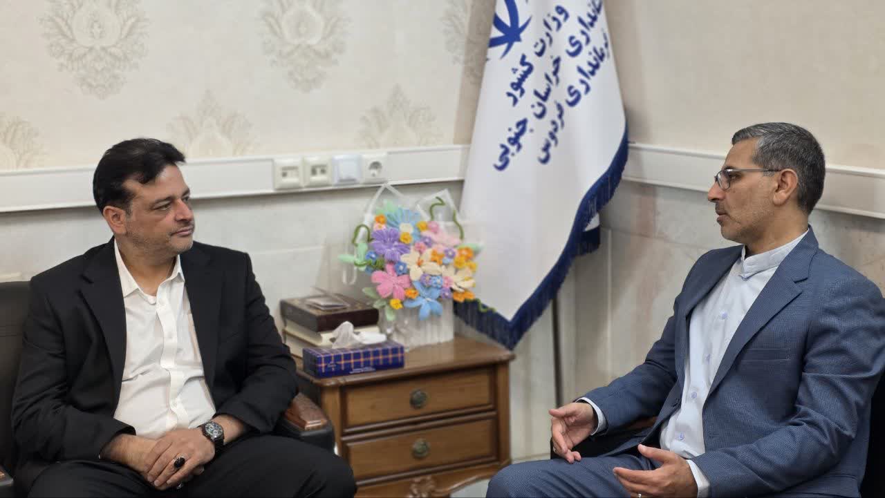 دیدار مدیرکل غله و خدمات بازرگانی استان با فرماندار فردوس درباره تأمین آرد
