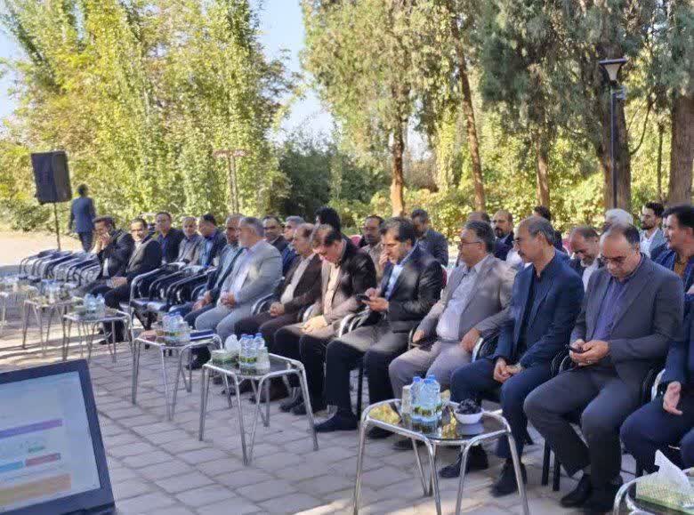 نشست بررسی مسائل و چالش‌های توسعه روستاها در بیرجند