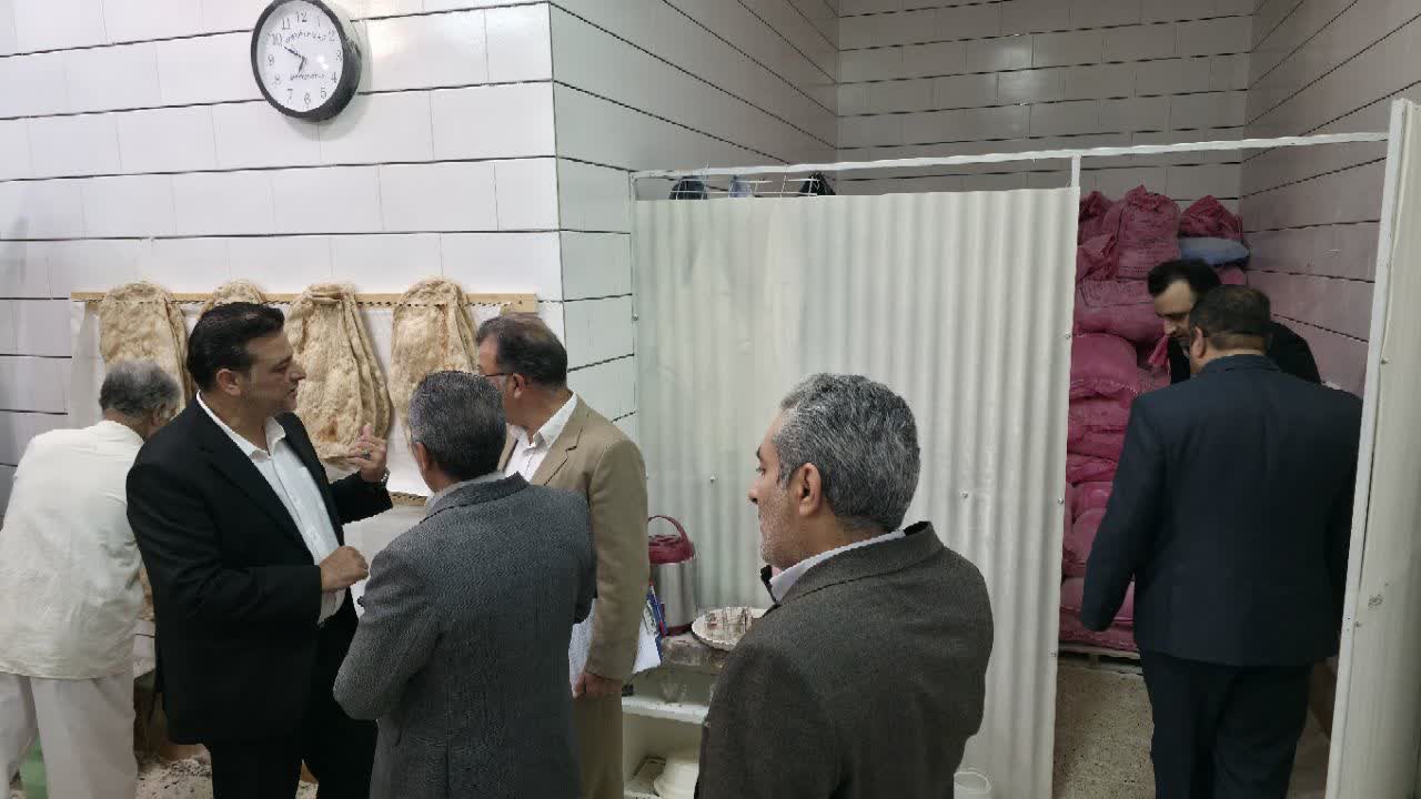 بازدید میدانی فرماندار فردوس از واحدهای صنفی و بررسی قیمت‌ها