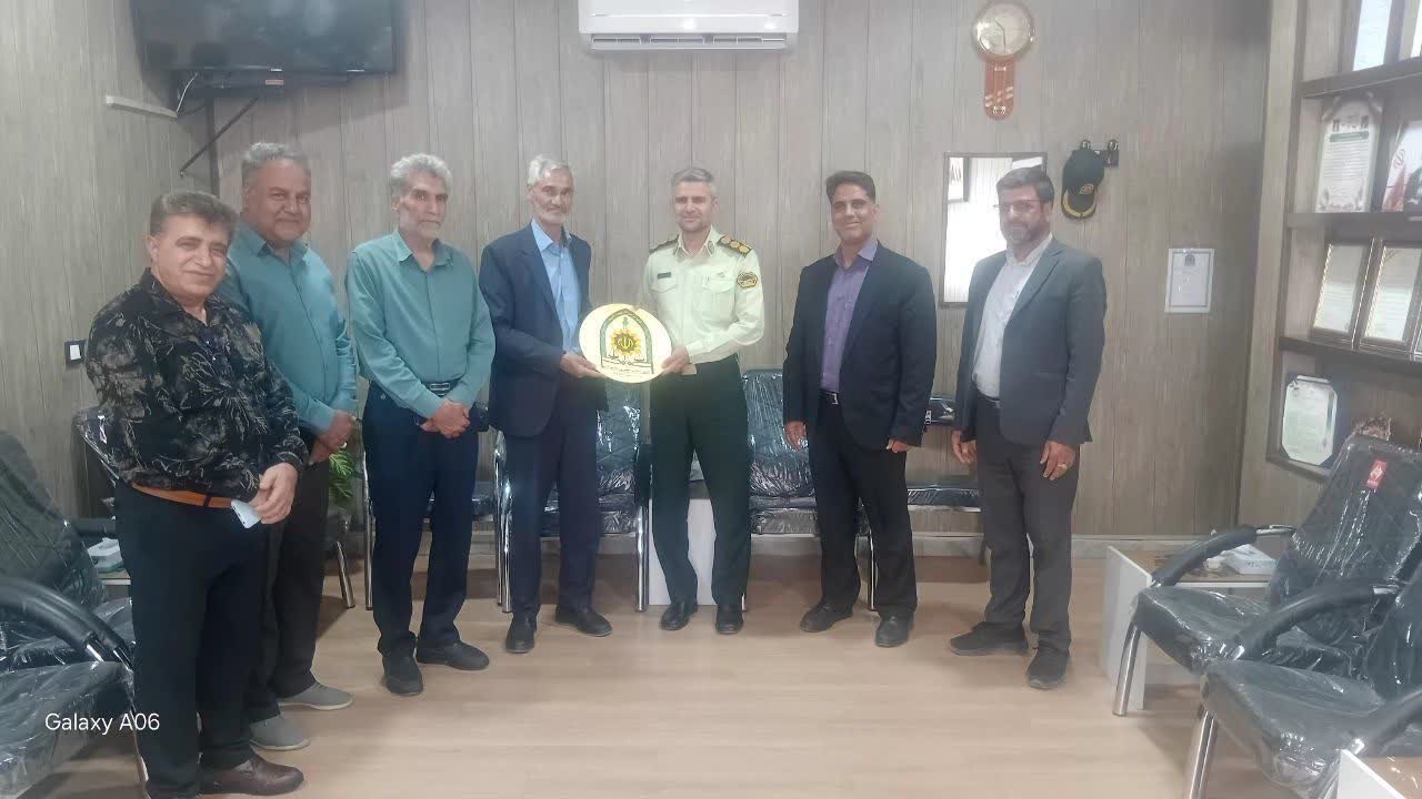 دیدار سرپرست بهزیستی فردوس با فرمانده انتظامی در هفته نیروی انتظامی