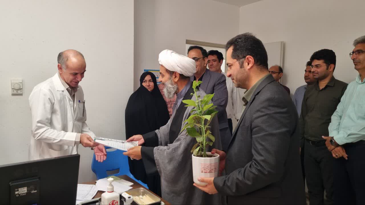 تجلیل از جمعی از پزشکان و متخصصان بیمارستان امام رضا(ع)